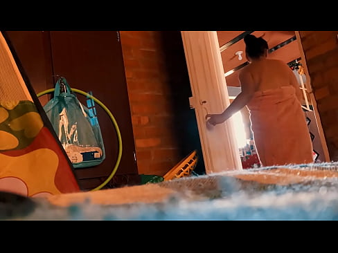 ❤️ میرے چچا شاور میں میرا پیچھا کرتے ہیں، جب میں شاور لیتا ہوں تو وہ مجھے چودتا ہے۔ ❤❌ مقعد فحش  ️❤