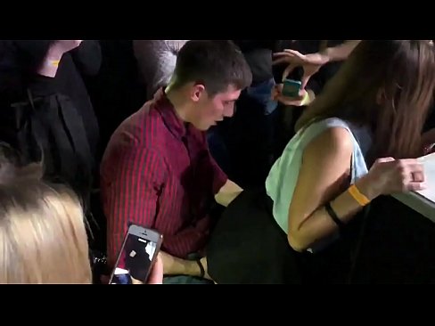 ❤️ ایک روسی نائٹ کلب میں حقیقی جنسی. مقعد اور اندام نہانی میں 18 سالہ روسی لڑکی نائٹ کلب میں چدائی ❤❌ مقعد فحش  ️❤